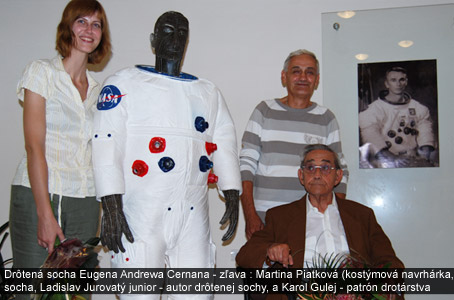 Socha Eugen Andrew Cernan, Ladislav Jurovatý, Karol Gulej