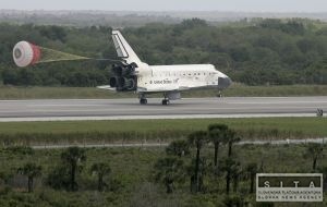 Raketoplán Discovery pristál na Floride