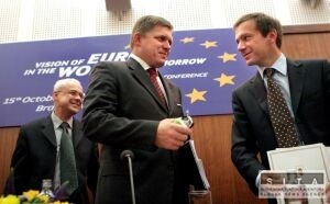 Mnísi sa budú modliť za úspech rokovania Fico-Bajnai