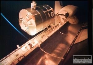 Kus vesmírneho odpadu môže ohroziť astronautov na ISS