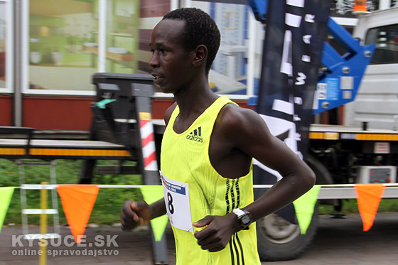 Video: Kysuck maratn 2012 vyhral traovm rekordom Sawe Elisha Kiprotich z Kene + foto