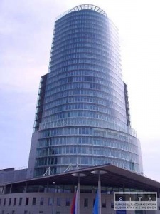 Inflácia spomalila menej ako očakávala centrálna banka