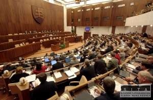 Poslanci neverejne o innosti SIS v uplynulom roku