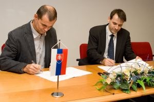 PosAm a Valimo prinášajú technológiu autentifikácie a podpisovania mobilom na Slovensko