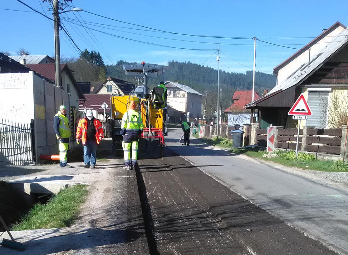 ilinsk upa zana s opravou mosta v Rakovej, prce pokrauj aj na ceste cez Semete