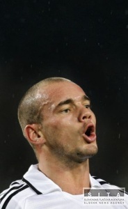 Sneijder pripravený nastúpiť na milánske derby
