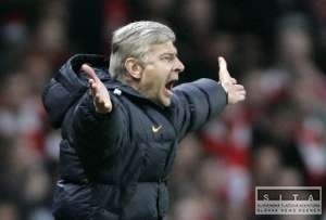 Minulá sezóna nebola pohromou, ohradil sa Wenger