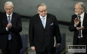 Bývalý fínsky prezident M. Ahtisaari si prevzal Nobelovu cenu
