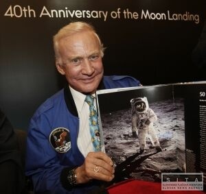Osudom ľudstva je chodiť na iné planéty tvrdí Buzz Aldrin