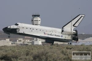 Raketoplán Atlantis nakoniec pristál v Kalifornii