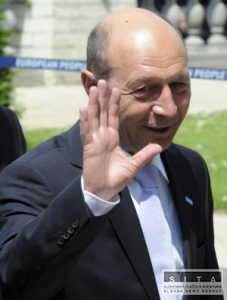 Rumunský prezident chce obnoviť 20 rokov staré procesy
