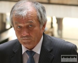 Becík venuje mesačnú mzdu detskej onkológii