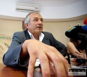 Becík ako minister cez týždeň skončí