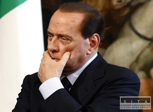 Zatkli muža, ktorý mal Berlusconimu dohadzovať ženy