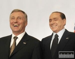 Nemám čo skrývať, vyhlásil Berlusconi