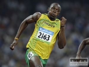 Unavený Bolt vyhral aj dvojstovku