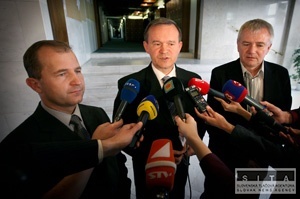 Fico kryje zlodejov, tvrdí Brocka