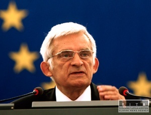 Jazykový zákon je zdrojom určitých obáv, tvrdí Buzek