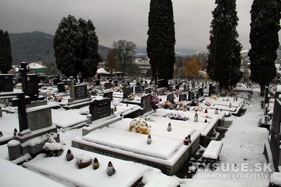 Blia sa Duiky, rozsvietia sa cintorny a na cestch pribudn aut