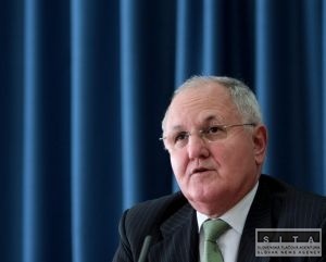 aplovi ocenil postoj eska k jazykovmu zkonu