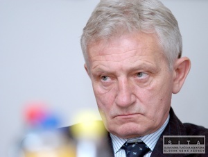 Chmelár navrhol zákaz štartu na OH za doping