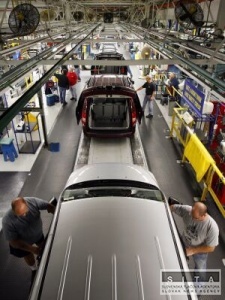 Panel odbornkov varoval, e GM a Chrysler mu zbankrotova
