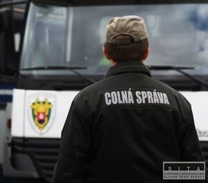 Colníci zarobia viac, získajú aj vyšetrovacie kompetencie