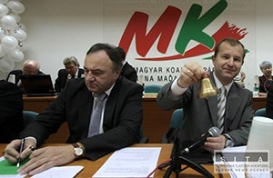 Poda Cskyho sa zaalo hovori o jeho zotrvan vo veden