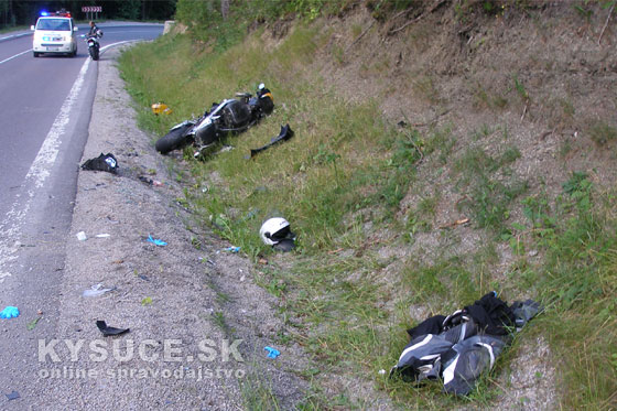 Na Makove havaroval motocyklista, utrpel ťažké zranenia + foto