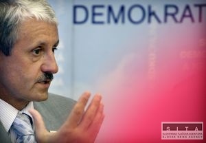 Rezorty Ficovej vldy zlyhvaj, tvrd Dzurinda