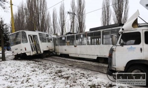 Stav zranených po zrážke Avie s električku sa zlepšuje
