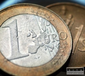 ČR prijme euro najskôr o štyri roky