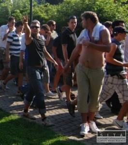 V uliciach Žiliny je vyše 300 Grobarov, v meste je pokoj
