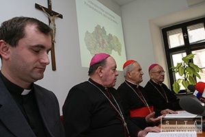 O veriacich maďarskej národnosti je dobre postarané, tvrdí Kováčik
