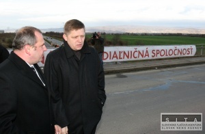 Fico má obavy o financovanie PPP projektov na diaľnici D1