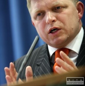 Fico podmieňuje zníženie DPH zavedením progresívnej dane