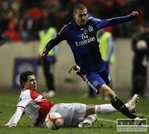 Slavia proti Ajaxu bez prvého brankára a trénera