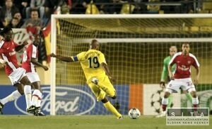 Na El Madrigal gólové parády Sennu a Adebayora