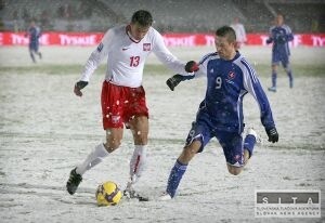 Červenú loptu na chorzówskom snehu nechceli Slováci