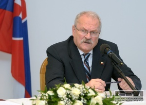 Štát i rodiny musia byť podľa prezidenta tento rok zdržanlivejší