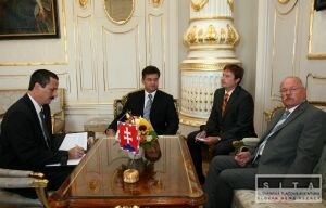 Gašparovič požiadal Sólyoma, aby zvážil cestu na Slovensko