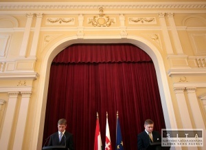 Gyurcsány bude v parlamente hovoriť o schôdzke s Ficom