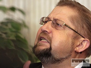 Harabin predložil analýzu k nebankovkám
