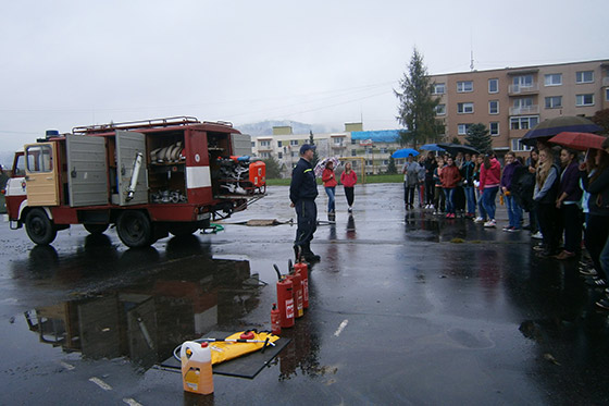 Návšteva hasičov v ZŠ na Ul. M.R. Štefánika v Čadci