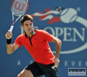 Federer zdolal Hewitta po 14. raz v rade, nie ľahko