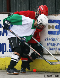 Hokejbalová extraliga : Prvé seniorské body