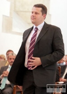 Šéf zahraničného výboru pozval maďarského partnera do Bratislavy