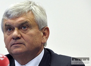 Jahnátek verí, že SR nepríde o 34 % akcií Transpetrolu