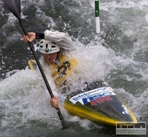 Víťazom 1. kvalifikačného kola K1 mužov Kauzer