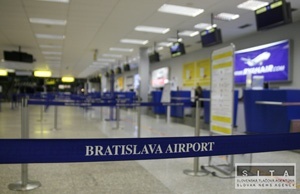 Peniaze na bratislavský terminál sú podľa Fica zabezpečené